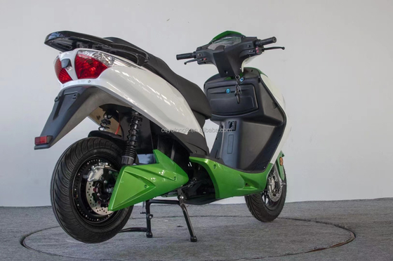 LCD-scherm 2000w waterdicht afneembare batterij scooter Volwassenen elektrische auto met 2 zitplaatsen