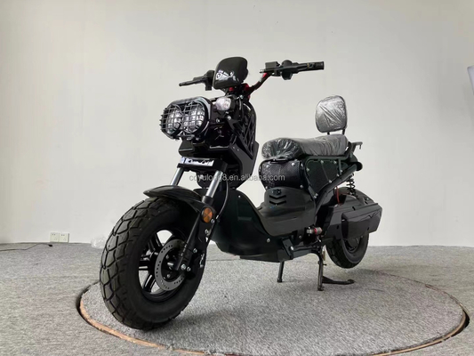 Aanpasbare elektrische scooters van 1500W-2000W met dubbele koplampen en snel opladen